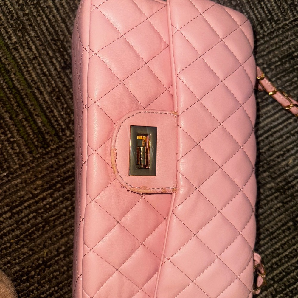 Chic Pink Quilted Shoulder Bag with Glossy Finish
